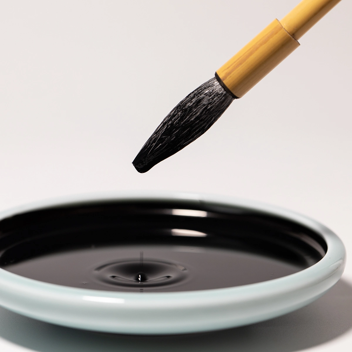 Cách Chọn Mực Tàu Đúng Chuẩn – Bí Quyết Cho Nét Chữ Thư Pháp Hoàn Hảo