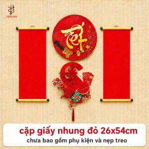 Cặp liễn giấy nhung đỏ 26x54cm minh họa sau khi gắn nẹp treo