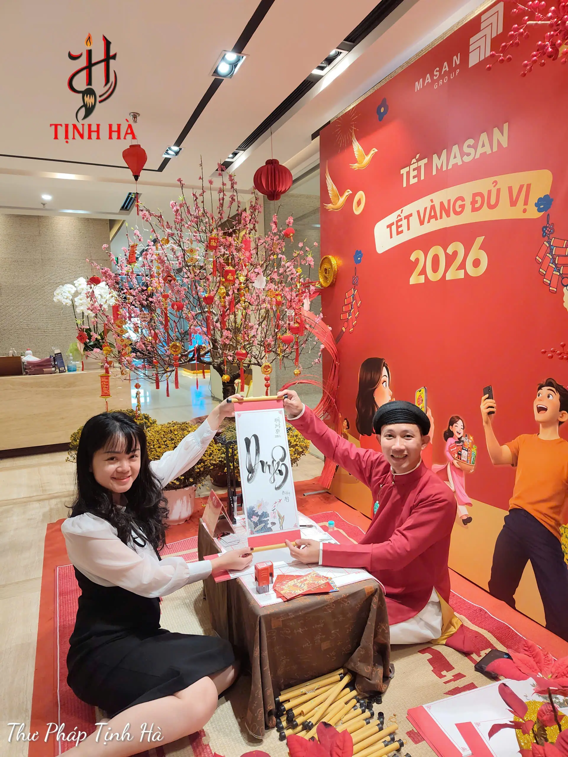 Ông đồ viết thư pháp tại sự kiện doanh nghiệp ở Hà Nội