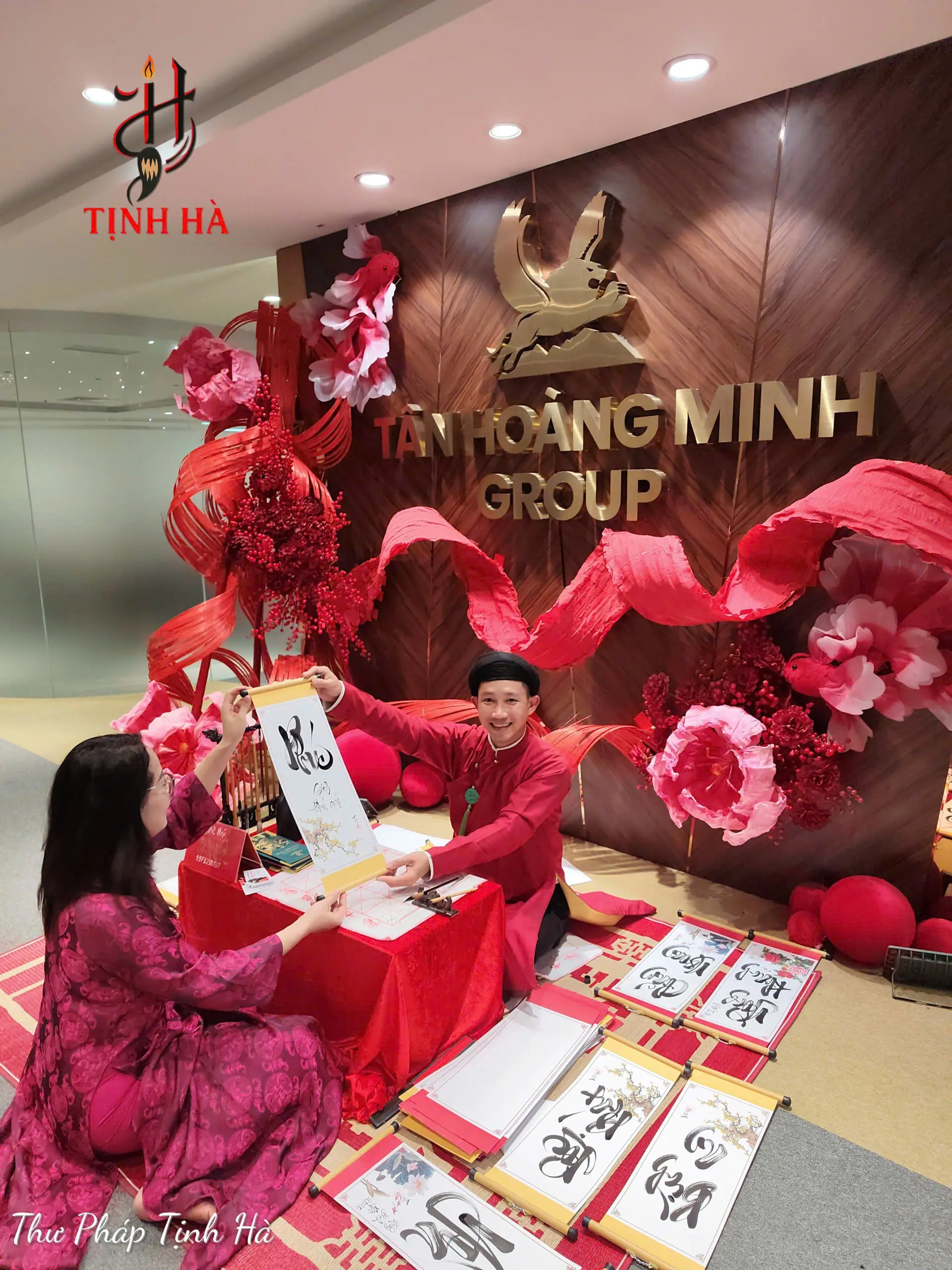 Ông đồ Tịnh Hà phục vụ chương trình Tết doanh nghiệp tại Hà Nội