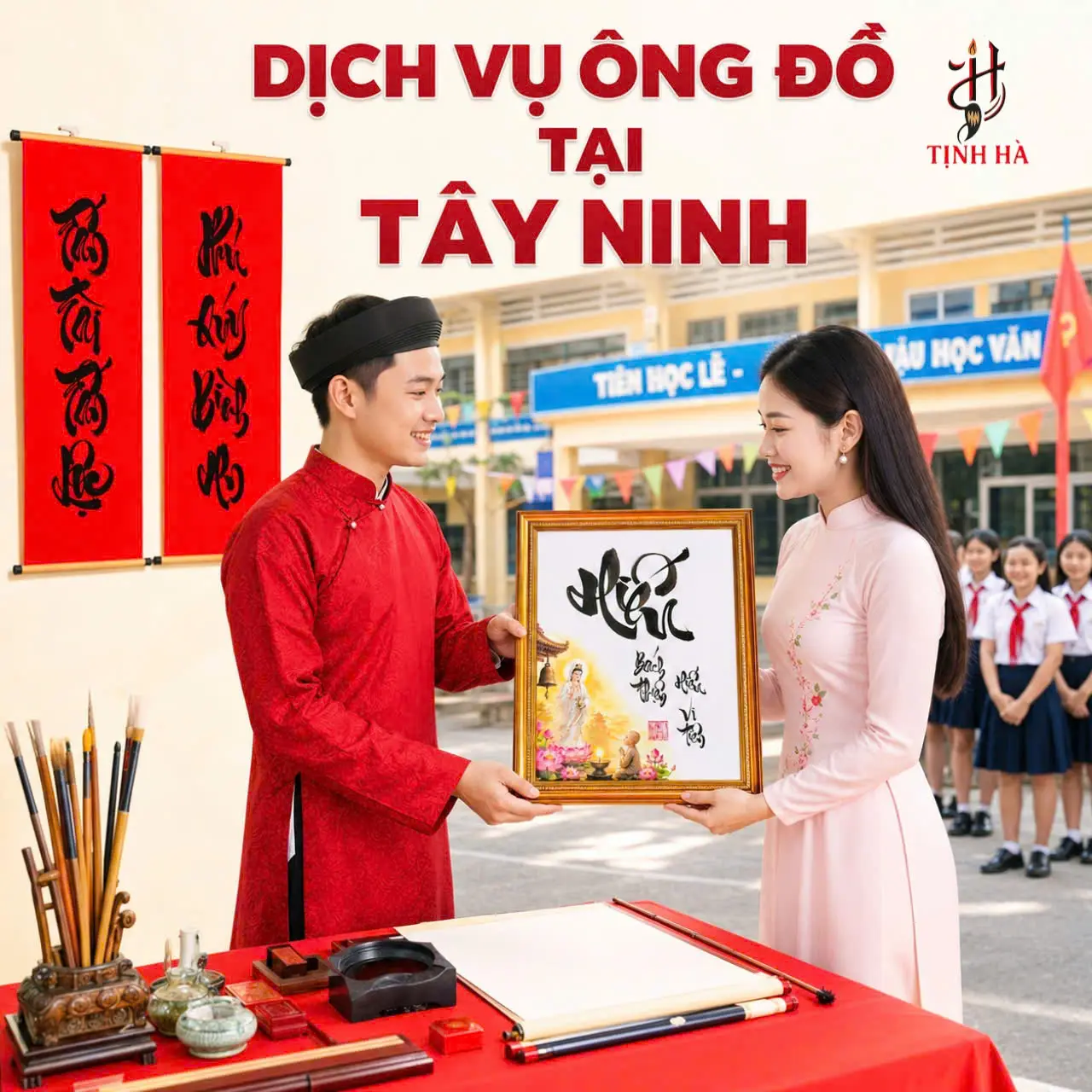 Ông đồ viết thư pháp tại trường học Tây Ninh