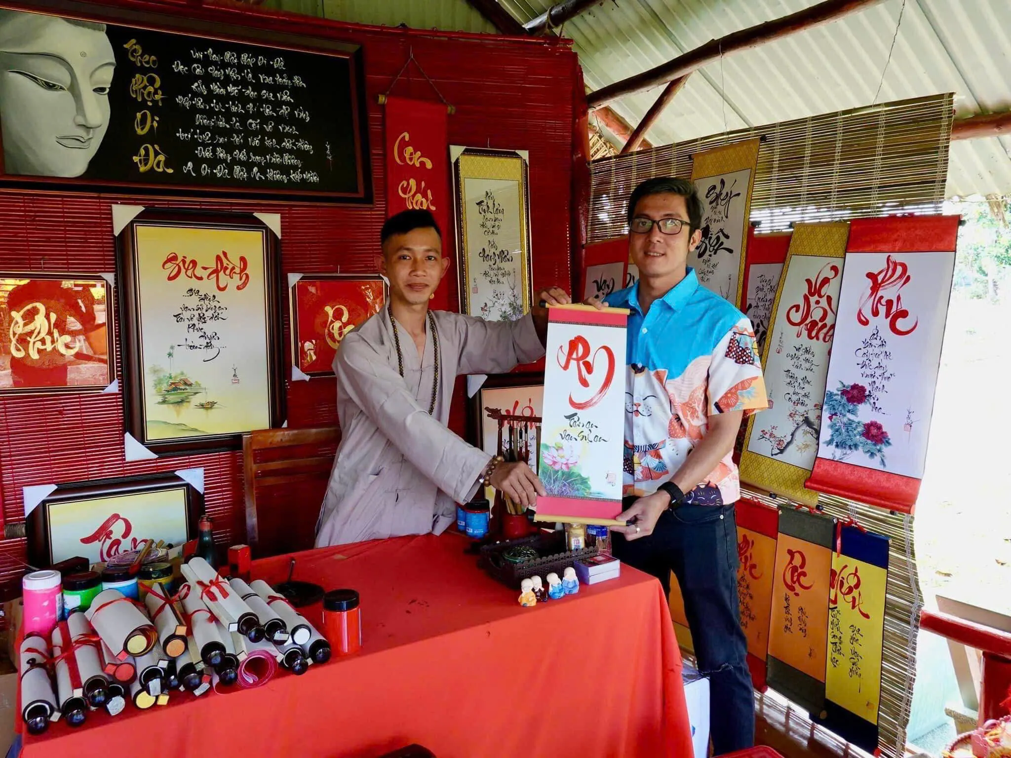 Thuê Ông Đồ Thư Pháp Đà Nẵng - Viết Chữ Cho Sự Kiện Đẹp Giá Tốt Nhất!