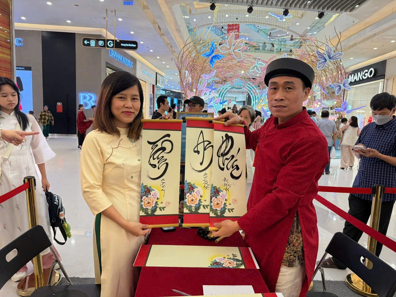 Câu đối thư pháp ông Đồ viết tay giá rẻ làm quà biếu