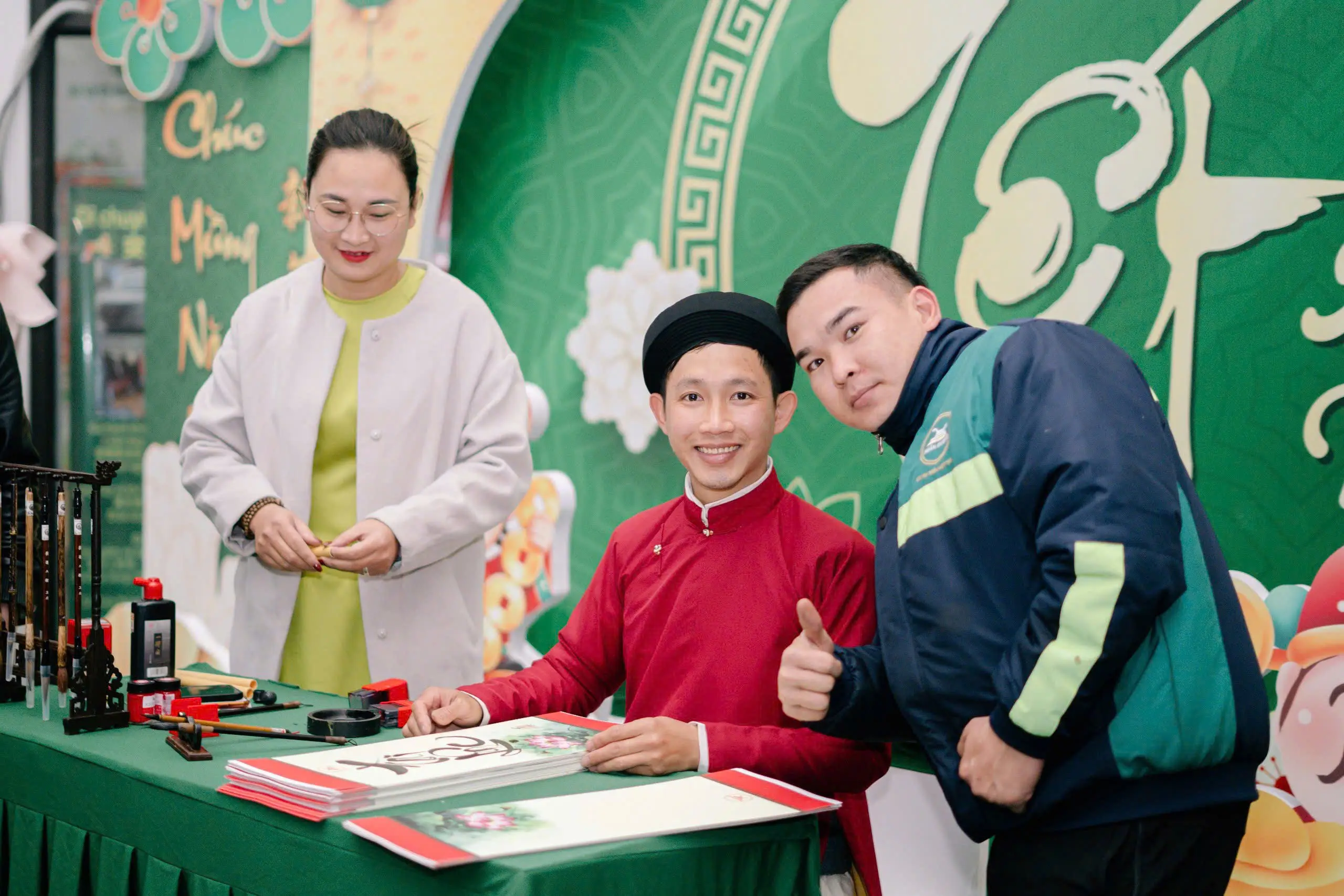 Thuê ông đồ viết thư pháp tại Hà Nội cho sự kiện doanh nghiệp