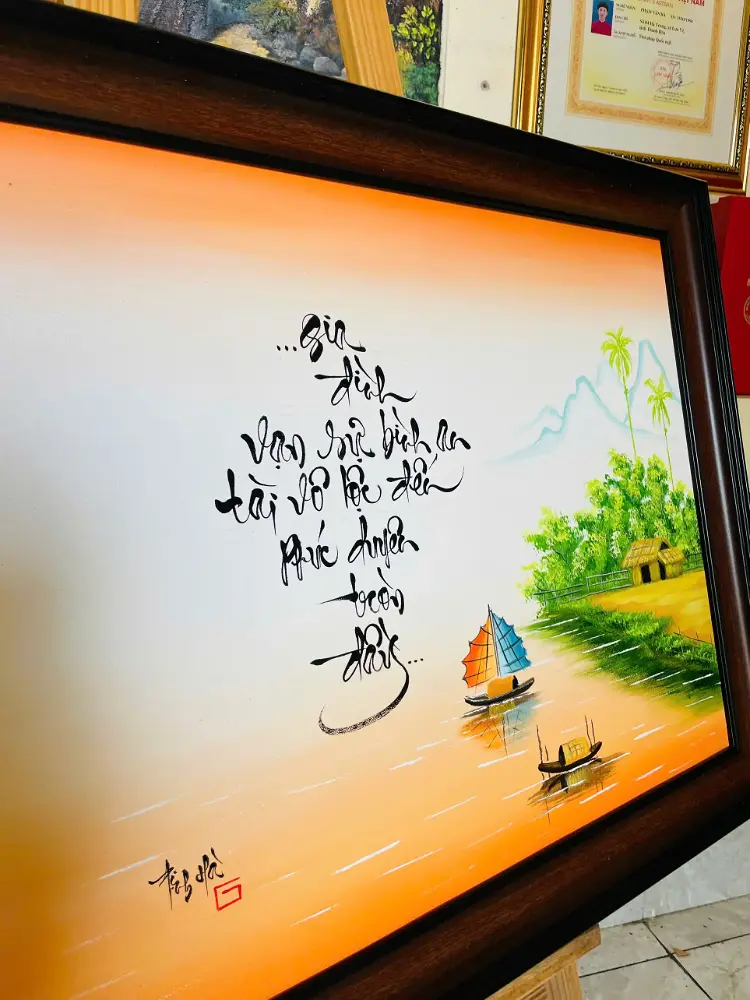 Câu thơ Gia đình vạn sự bình an tài vô lộc đến phúc duyên tròn đầy.