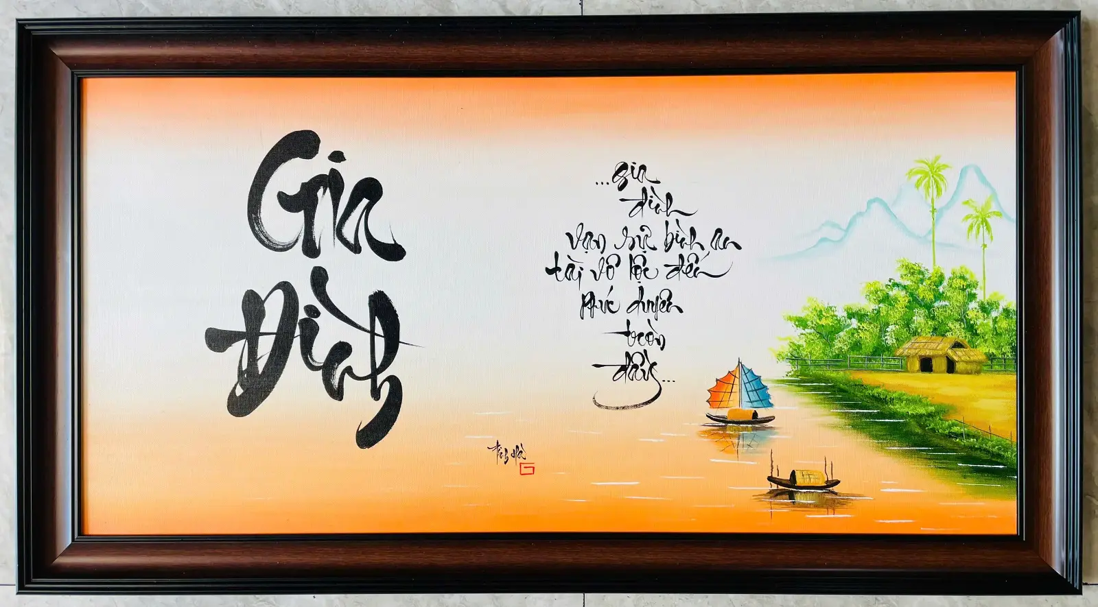 Tranh thư pháp chữ Gia Đình phong cảnh làng quê Việt Nam nền vàng cam.