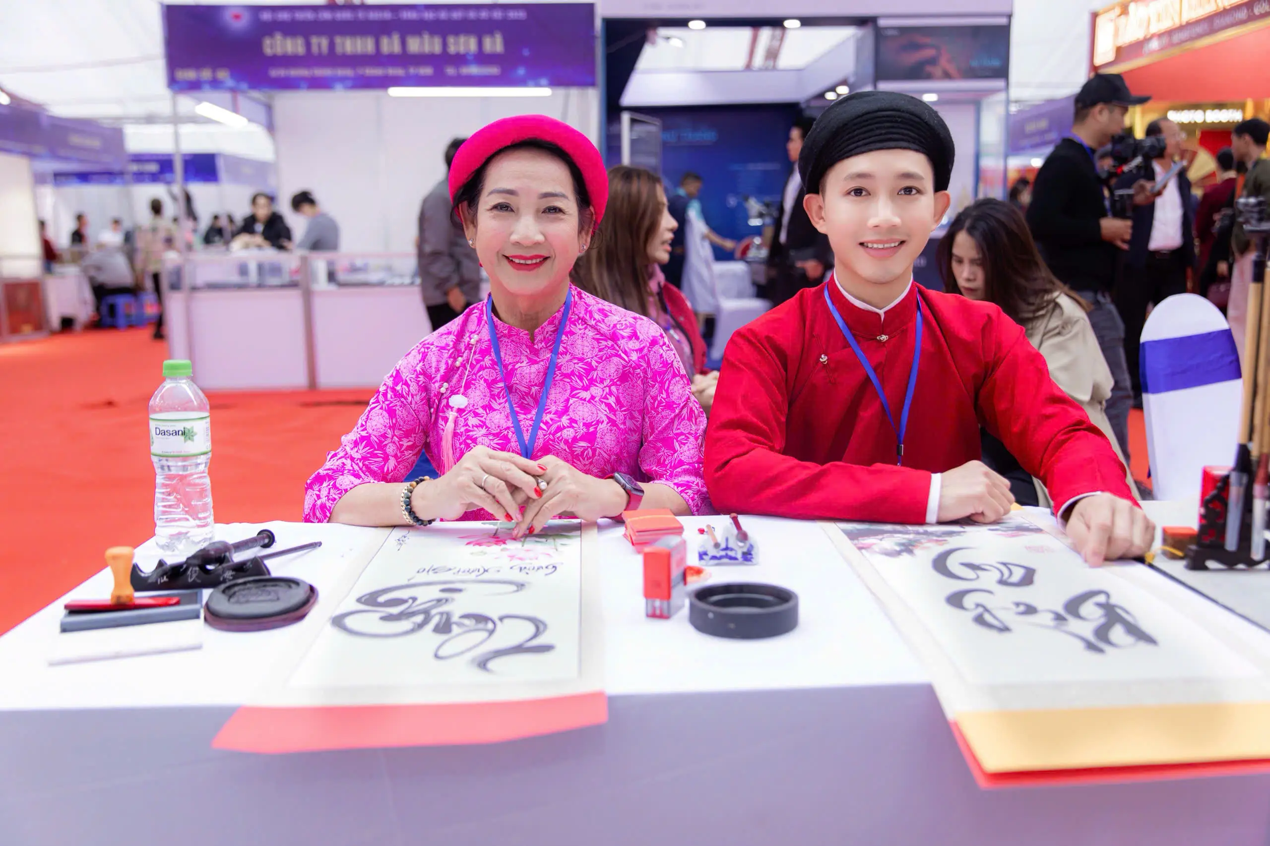 Nghệ nhân viết thư pháp tại sự kiện, cho thuê ông đồ viết thư pháp tại Hà Nội
